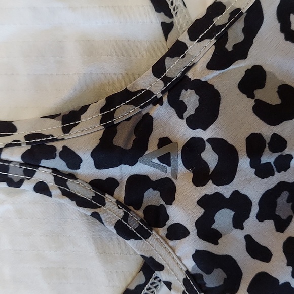 Ladies Swimsuit One Piece With Skirt Black White Pattern Large (12-14) - Picture 8 of 9